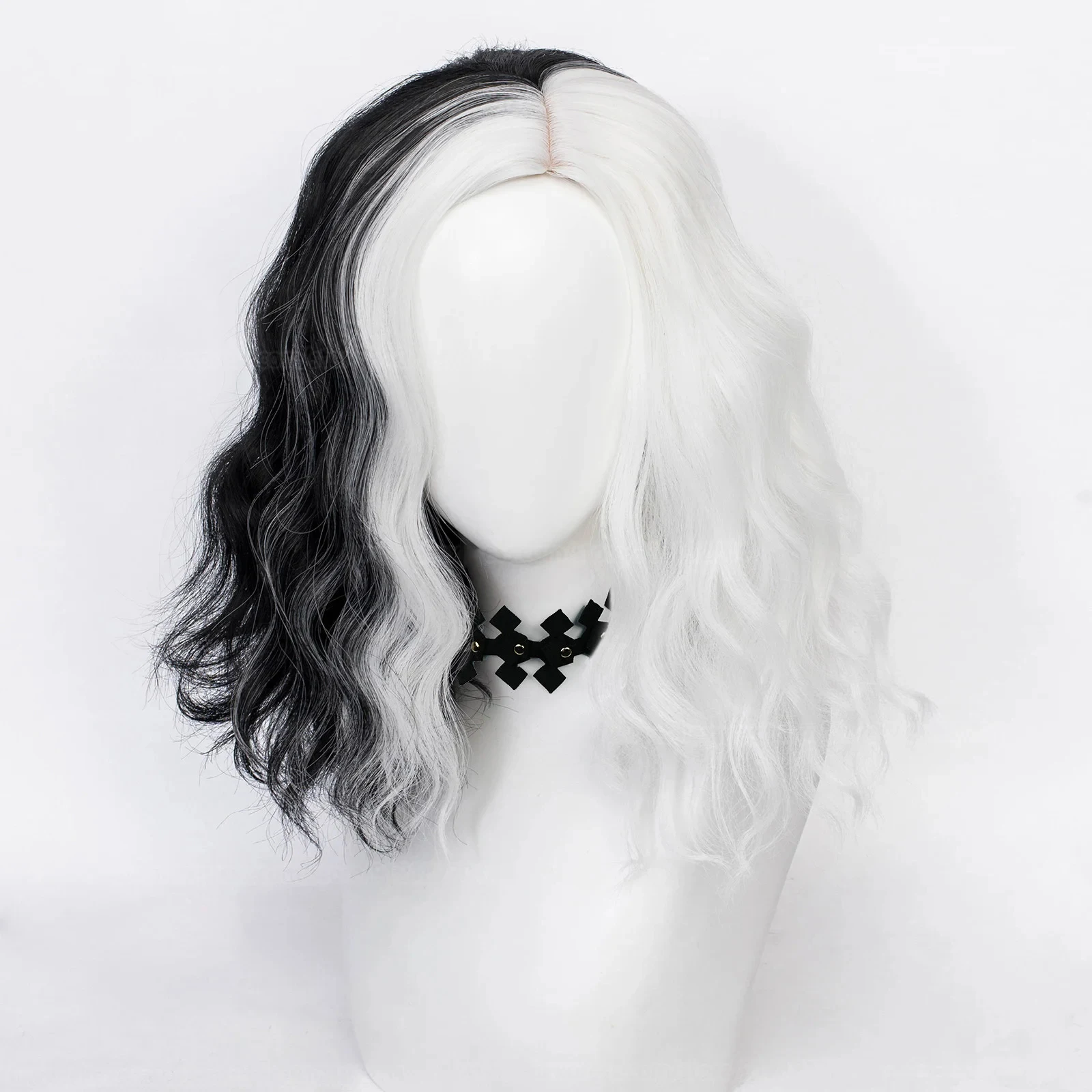 Convention Anime Cruella de Vi - Cosplay Anime White Hair recension och pris